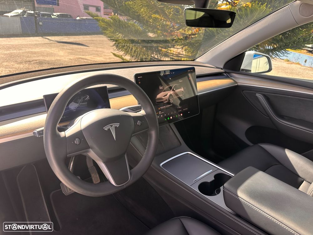 Tesla Model Y Tração Traseira - 25