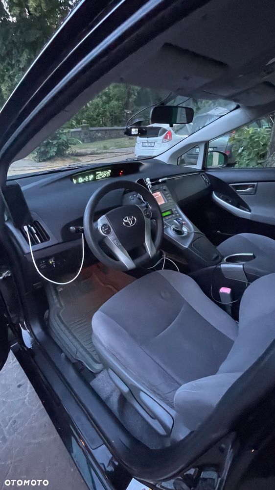 Toyota Prius 1.8 HSD Premium - 10