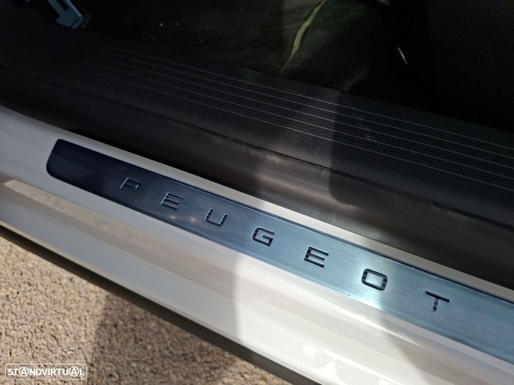 Peugeot E-408 58 kWh GT - 28