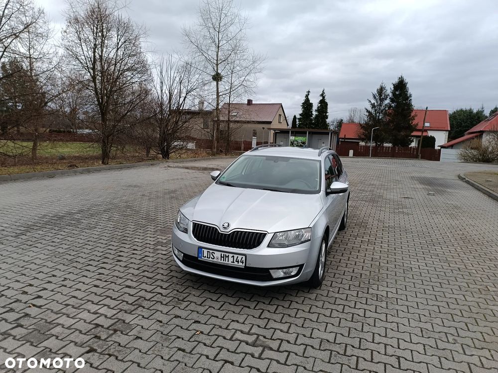 Skoda Octavia 1.6 TDI DPF DSG Elegance - 2