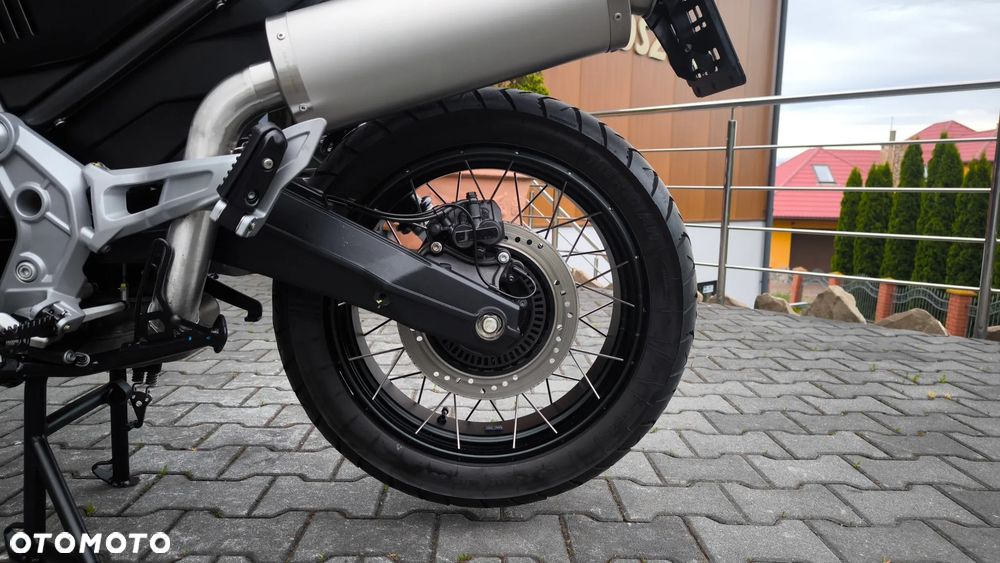 Moto Guzzi V85 - 29
