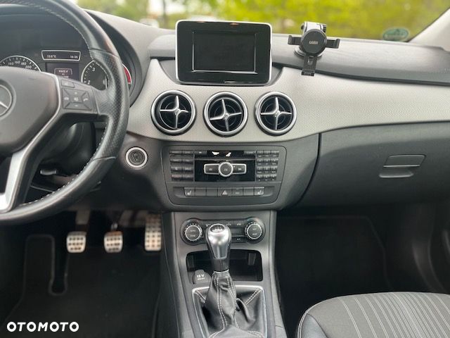 Mercedes-Benz Klasa B 180 d BlueEFFICIENCY Edition Style - 25