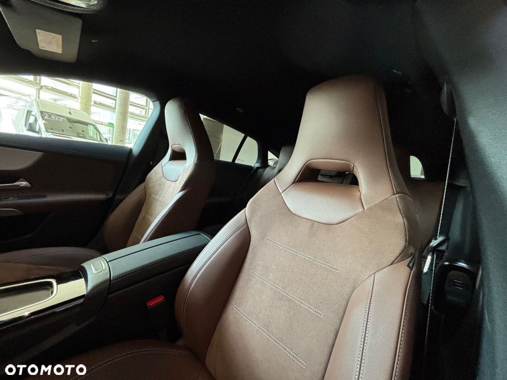 Mercedes-Benz CLA - 13