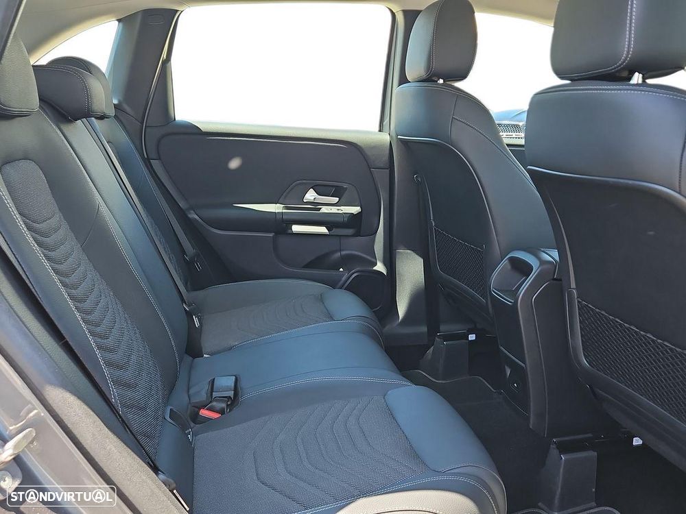 Mercedes-Benz B 180 d 8G-DCT Progressive Advanced - 13