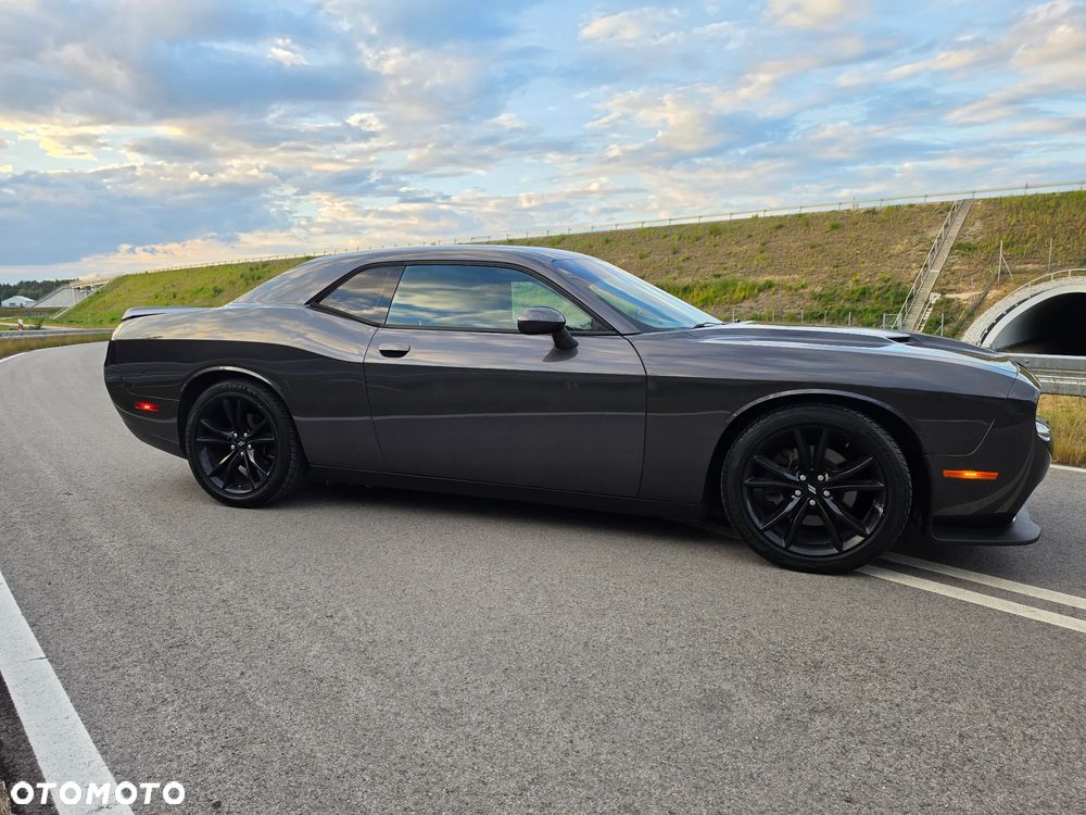 Dodge Challenger - 5