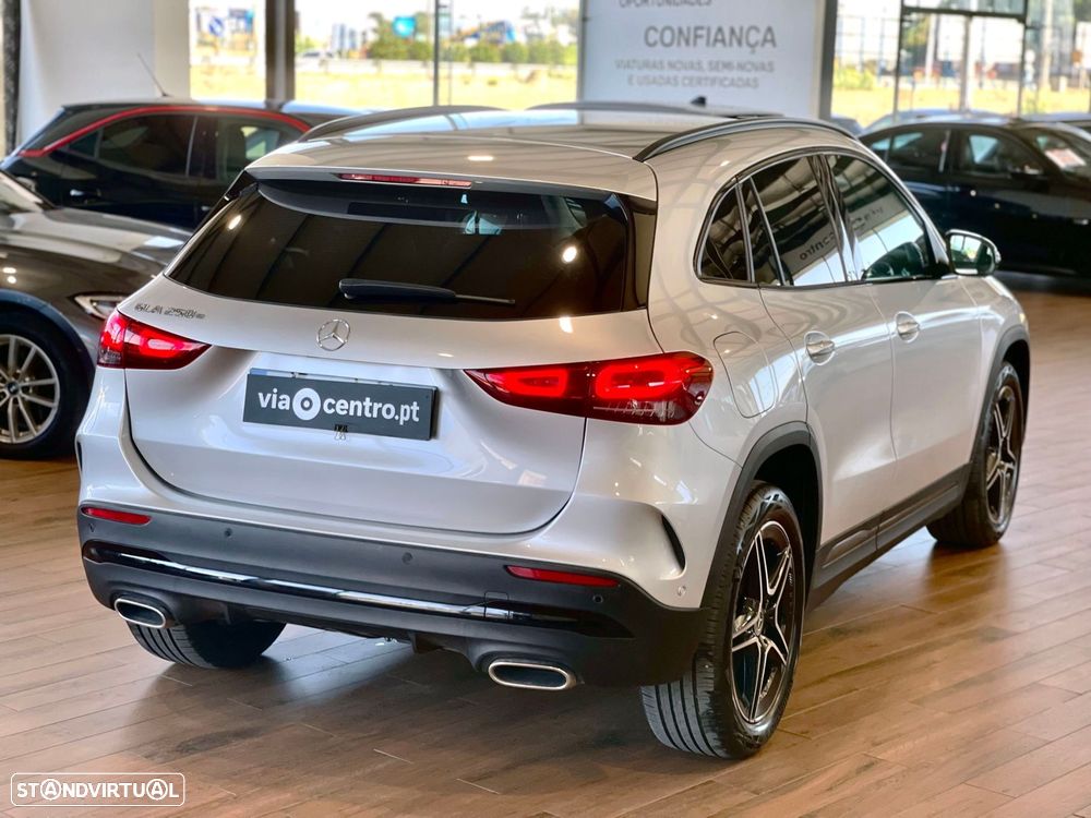 Mercedes-Benz GLA 250 e AMG Line - 2