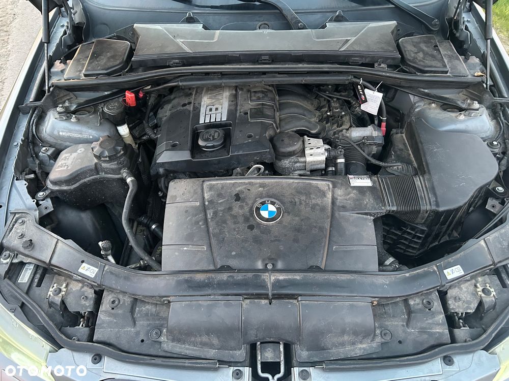 BMW Seria 3 320i - 22