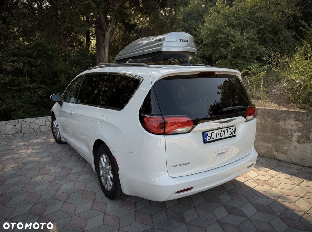 Chrysler Pacifica - 4