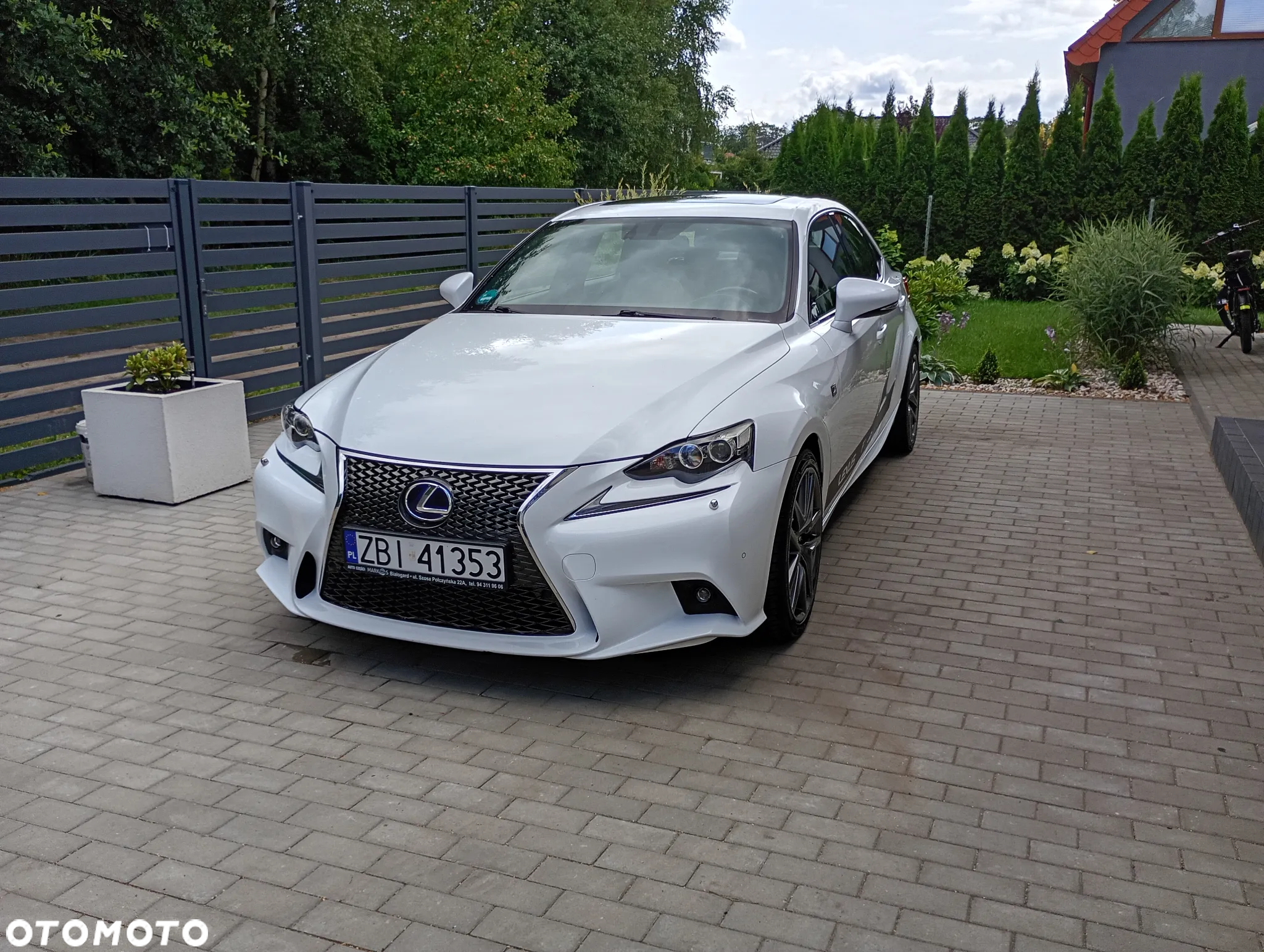 Lexus IS 300h F Sport - 4