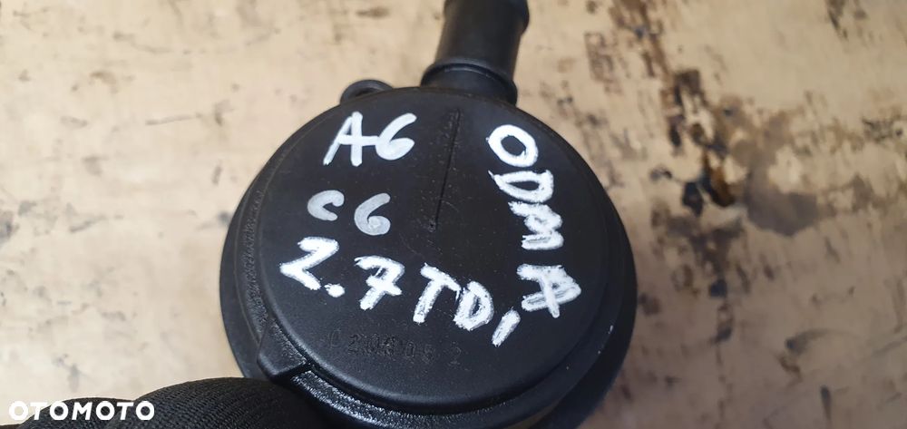 Odma separator oleju Audi A6 C6 2.7 TDI 057103495L - 8
