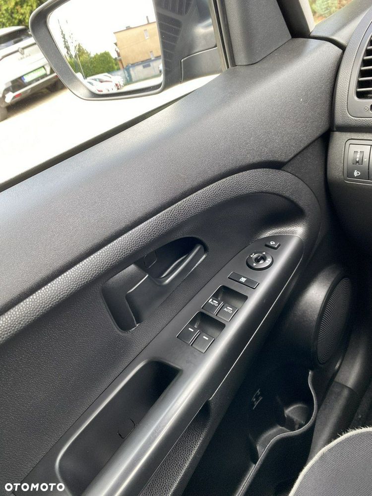 Kia Venga - 24