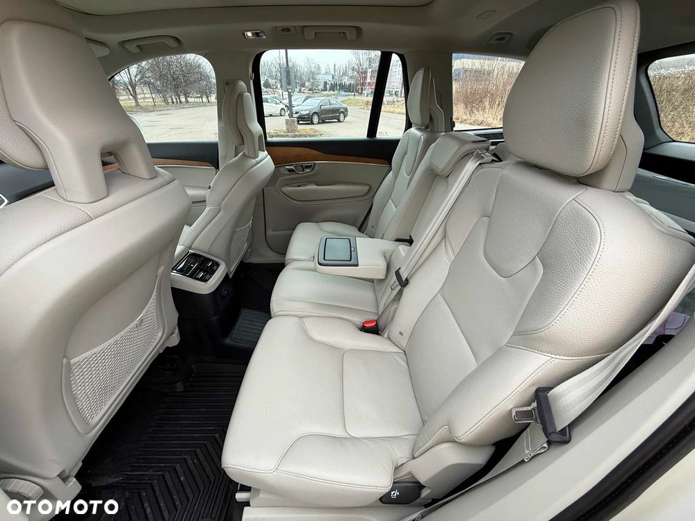 Volvo XC 90 - 10