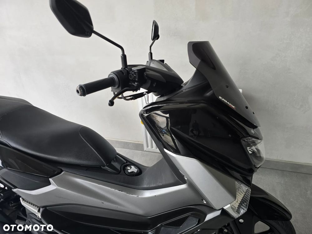 Yamaha NMAX - 28