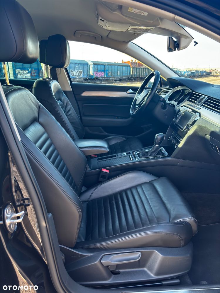 Volkswagen Passat - 19