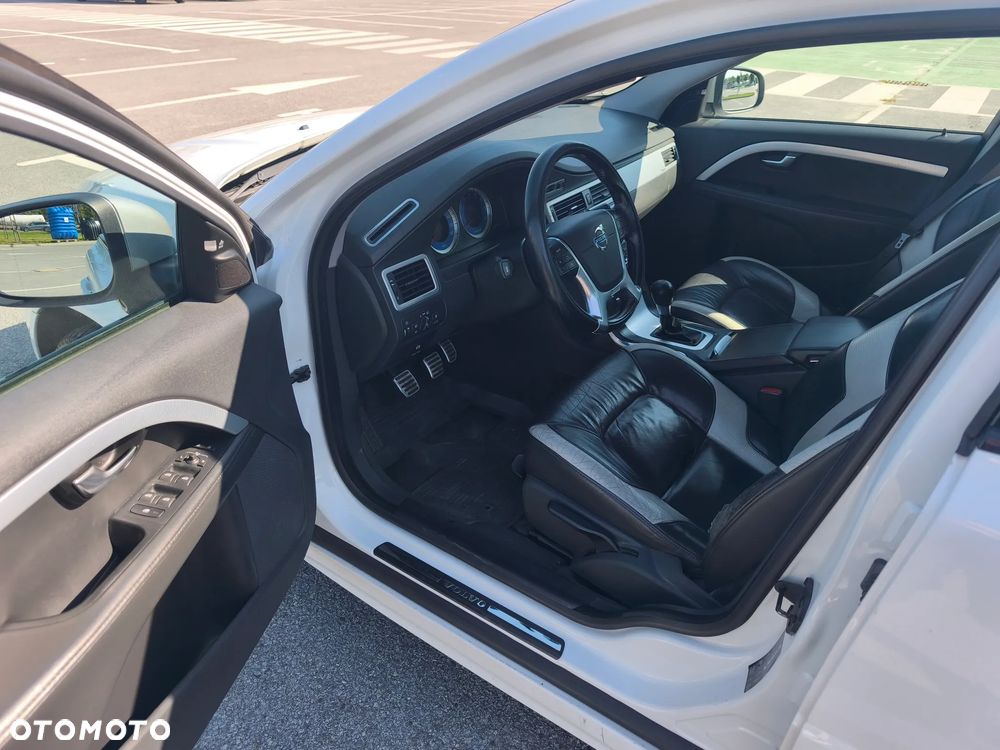 Volvo V70 2.5T R-Design - 9