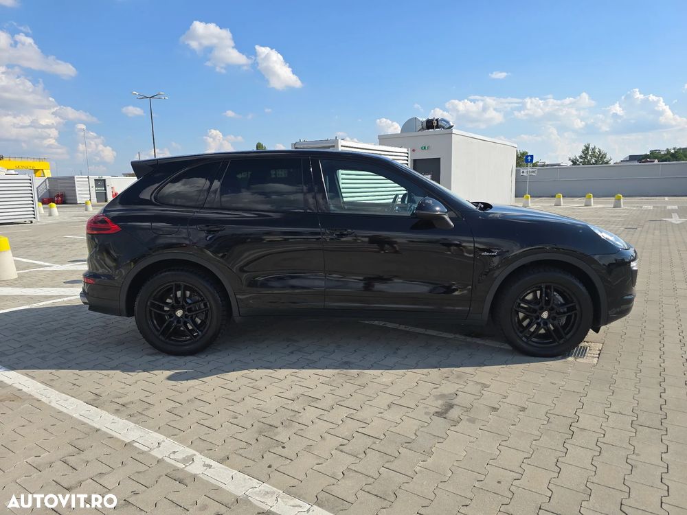 Porsche Cayenne - 2
