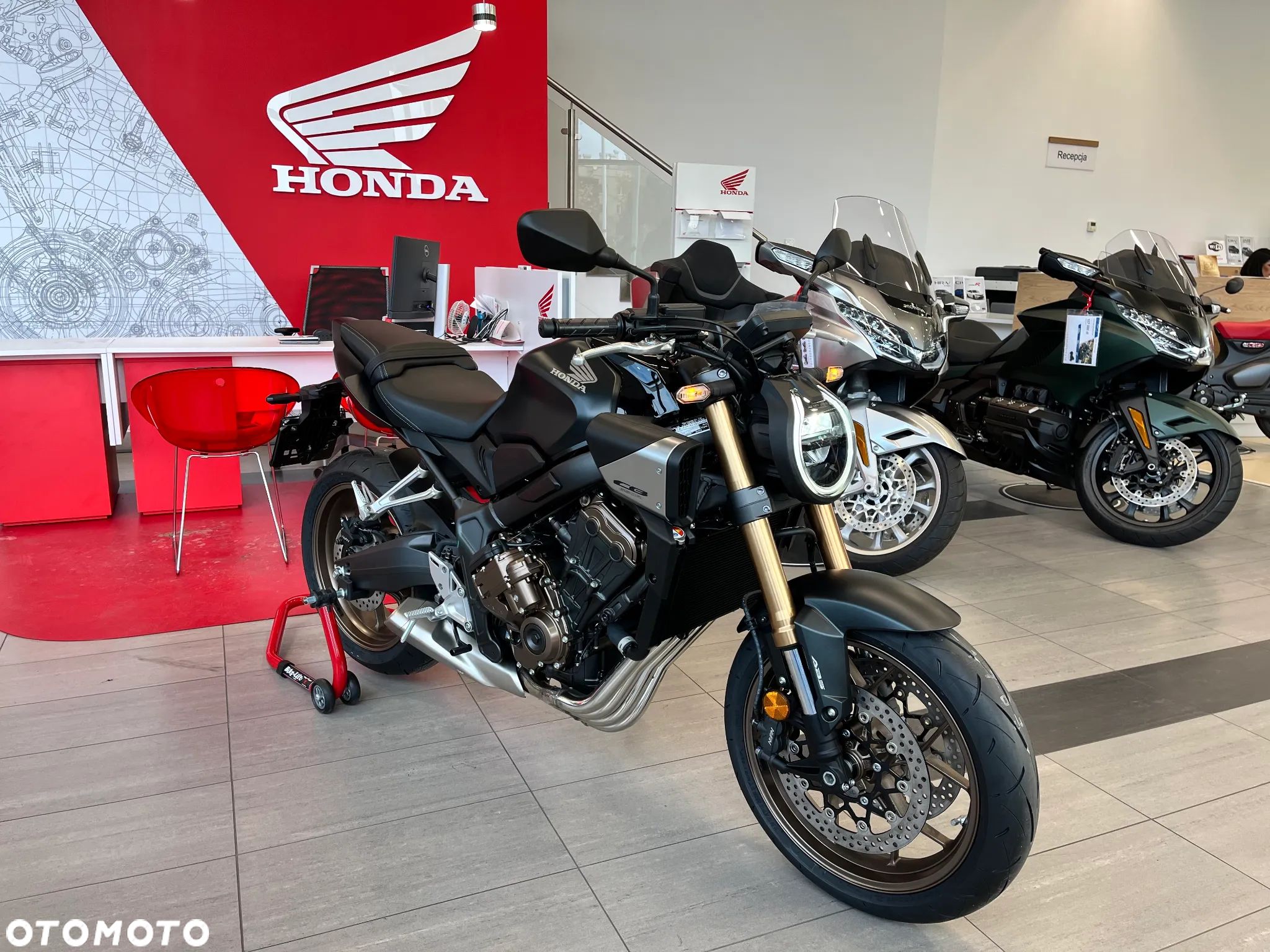 Honda CB - 1