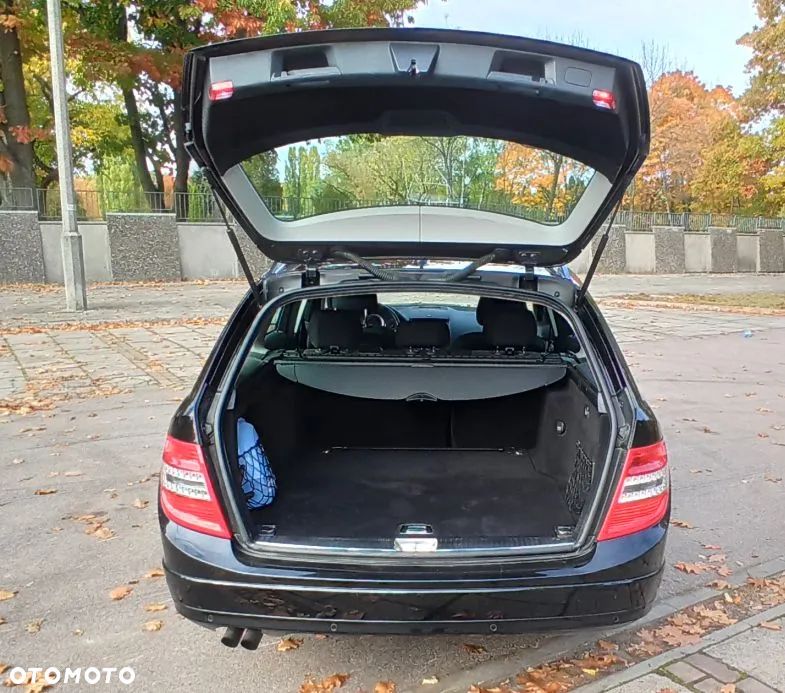 Mercedes-Benz Klasa C 180 CGI BlueEff Avantgarde - 10