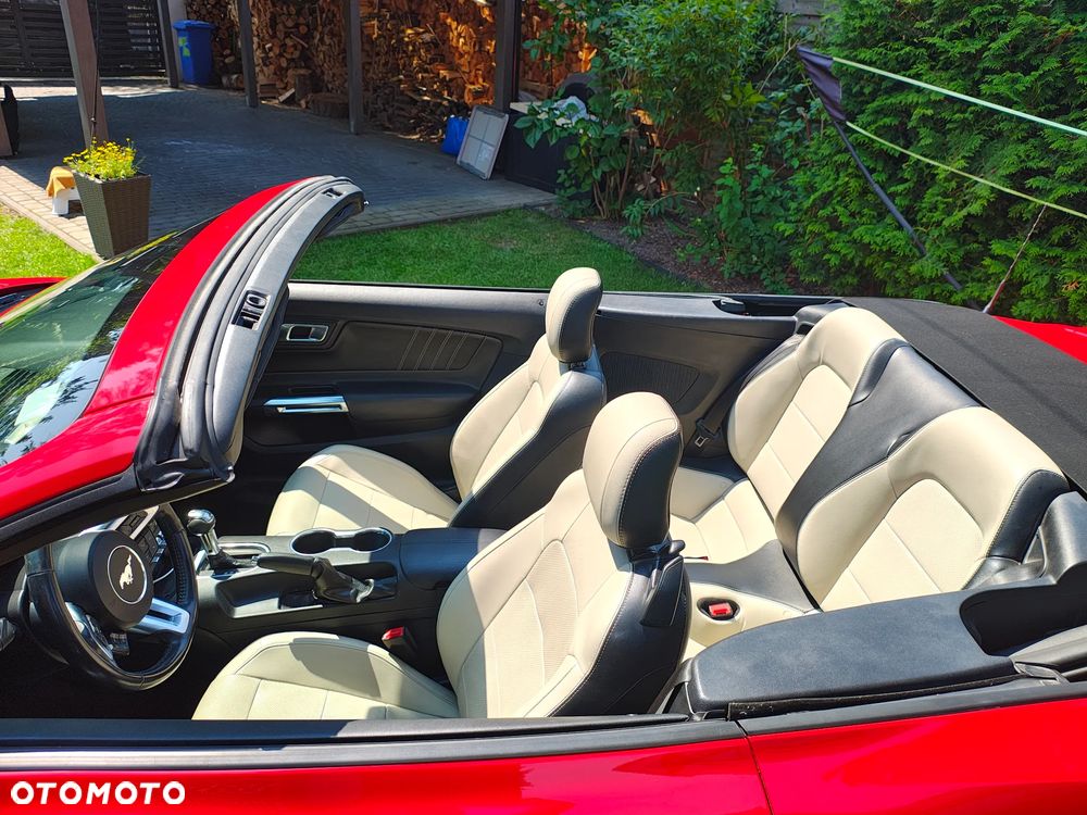Ford Mustang - 10