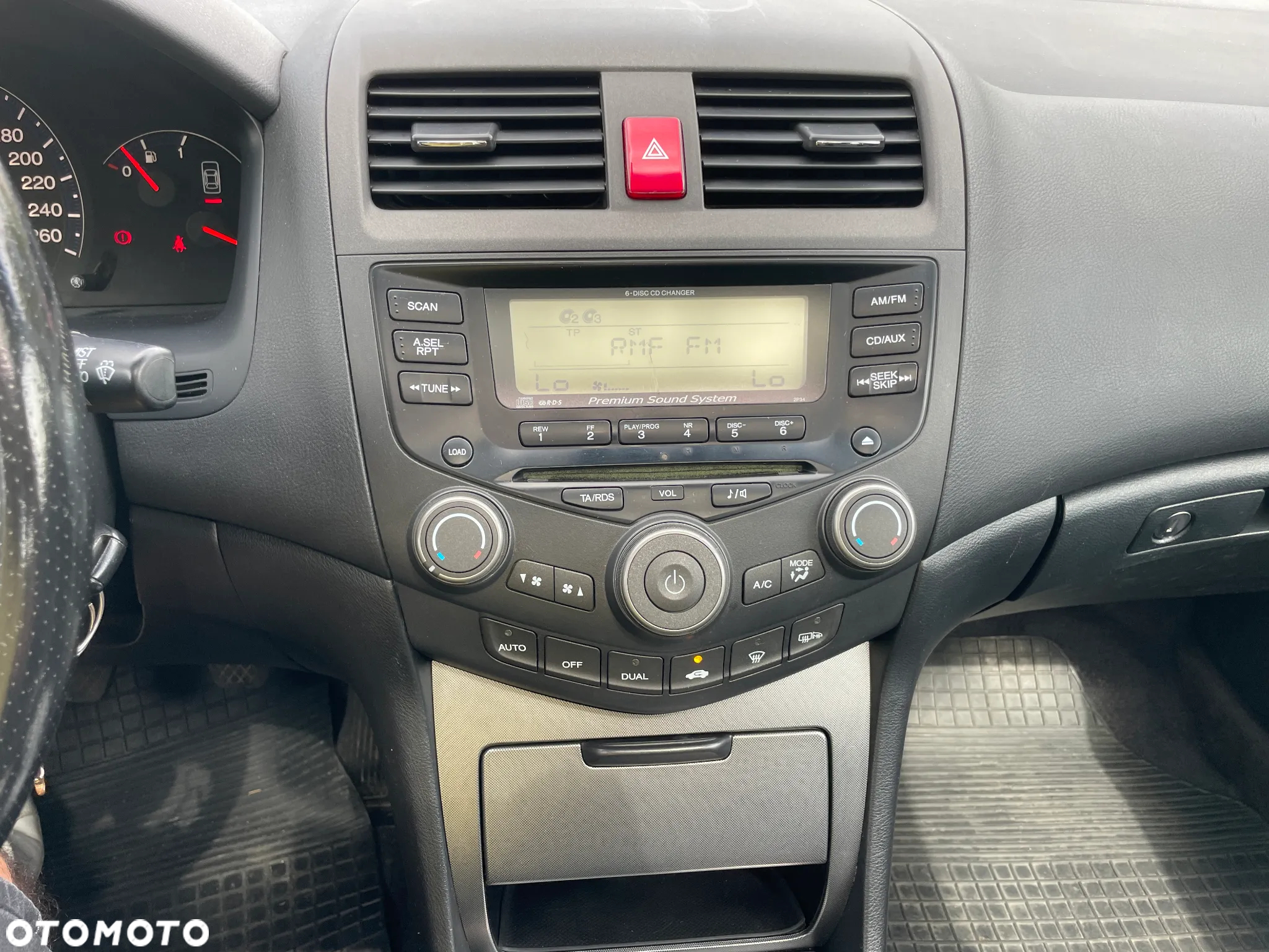 Honda Accord 2.0 Executive - 23