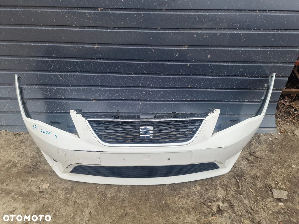 37/ zderzak przedni seat leon III - 1