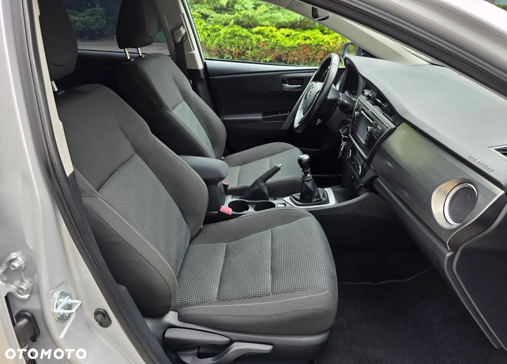 Toyota Auris - 25