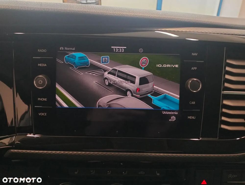 Volkswagen Multivan - 23