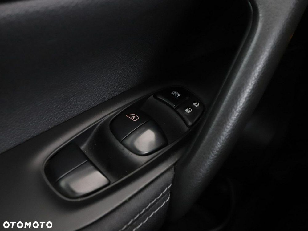 Nissan Qashqai 1.6 DIG-T N-Connecta - 35