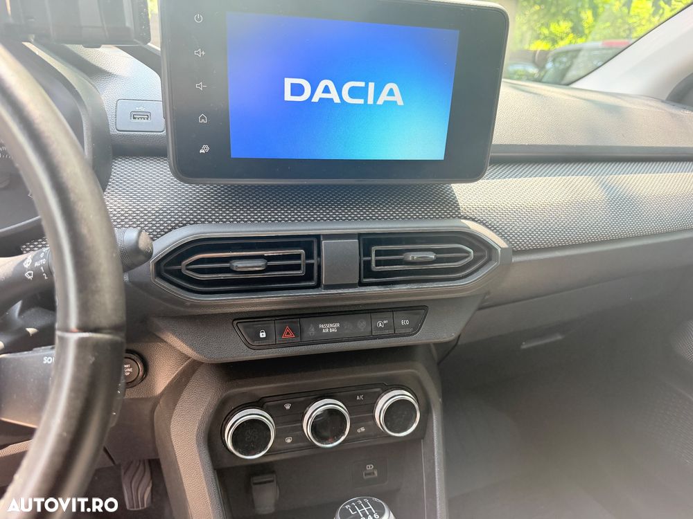 Dacia Logan TCe 90 MT6 Prestige - 8