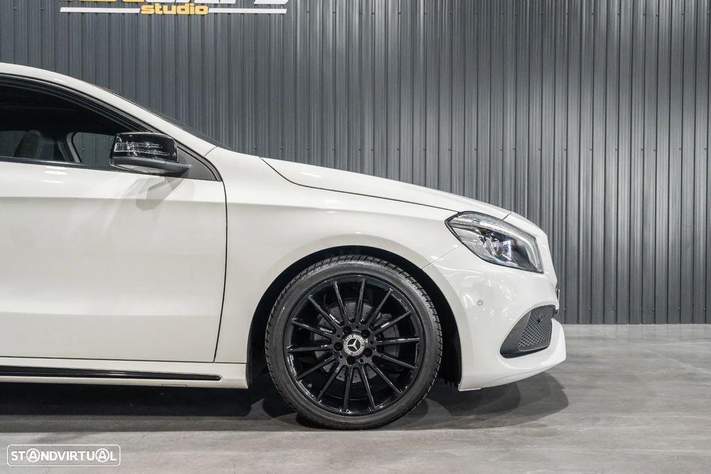 Mercedes-Benz A 180 AMG Line - 44