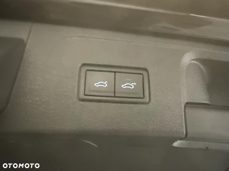 Volkswagen Passat - 26