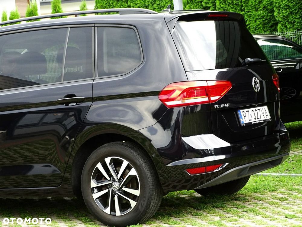 Volkswagen Touran - 11