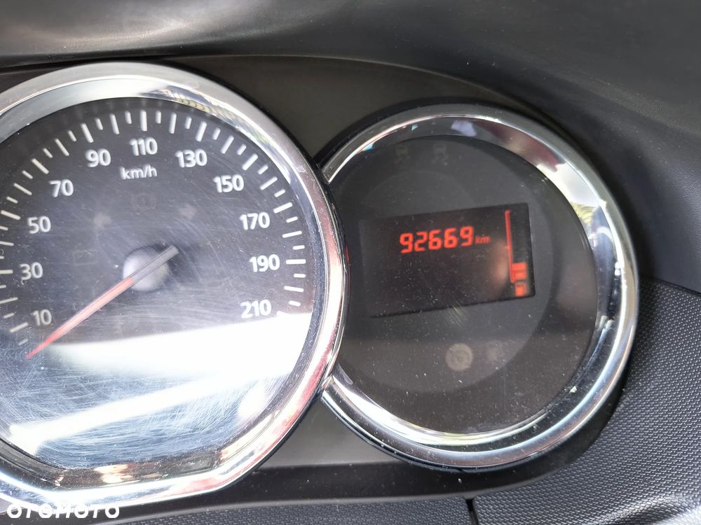Dacia Duster 1.6 SCe Laureate S&S - 6
