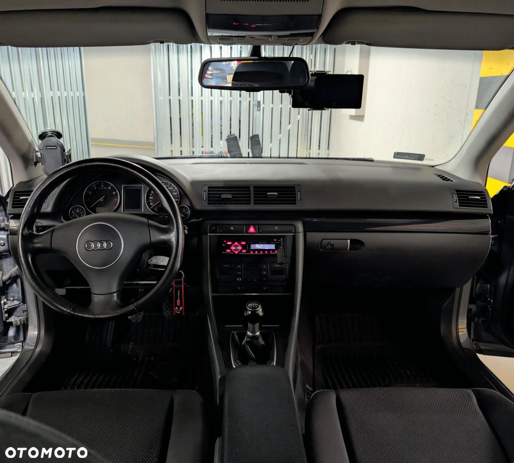 Audi A4 Limousine - 23