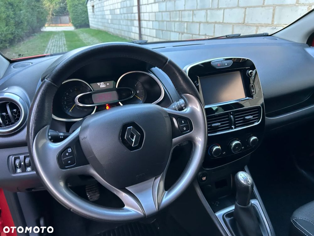 Renault Clio 1.2 16V 75 Life - 12