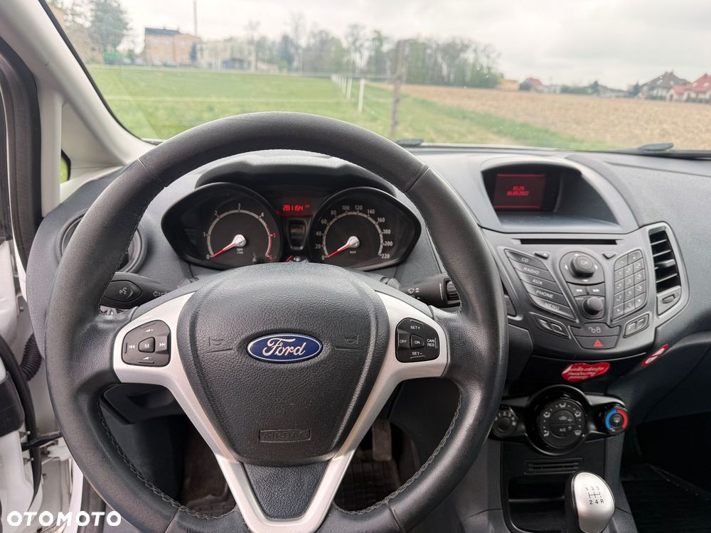 Ford Fiesta 1.6 TDCi DPF Titanium - 13