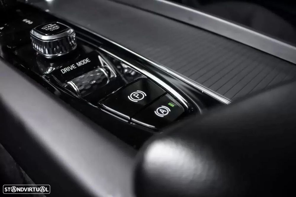 Volvo XC 60 2.0 T6 PHEV Inscription AWD - 24