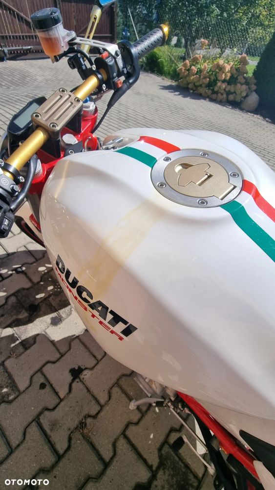 Ducati Monster - 10