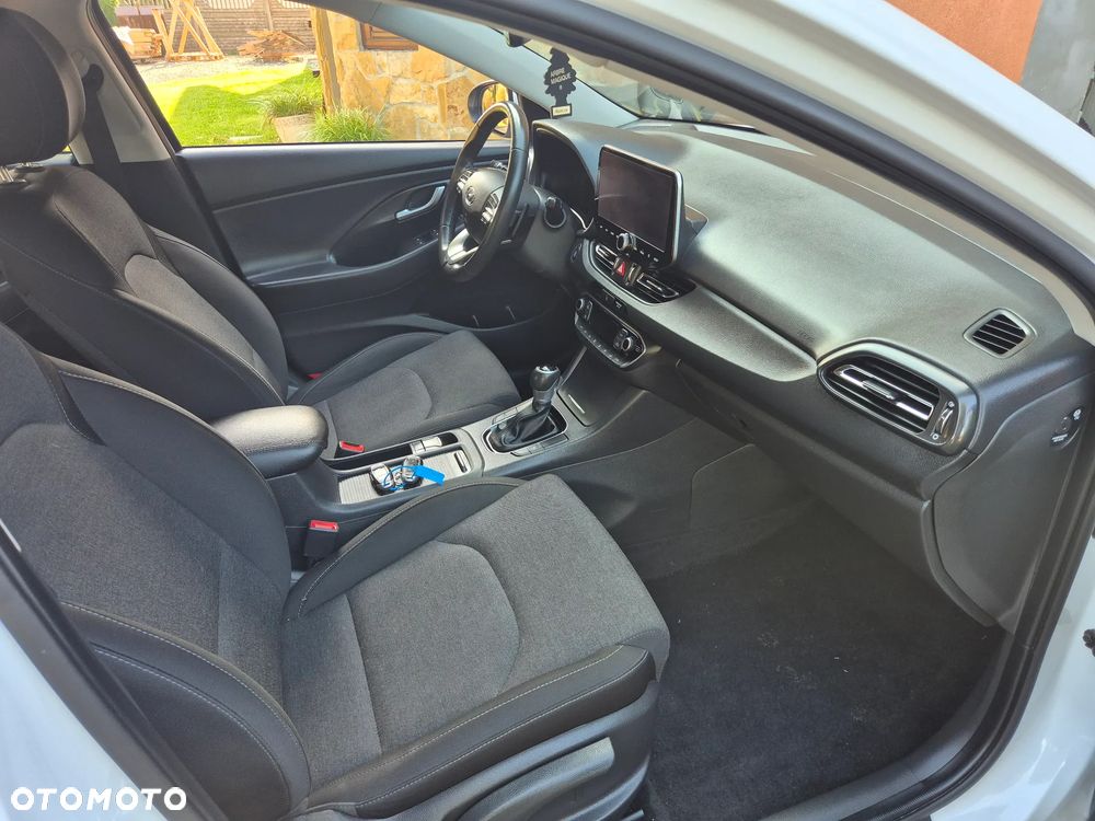 Hyundai i30 1.6 CRDI DCT Intro - 30