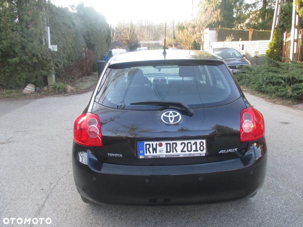 Toyota Auris 1.6 VVT-i Terra - 4
