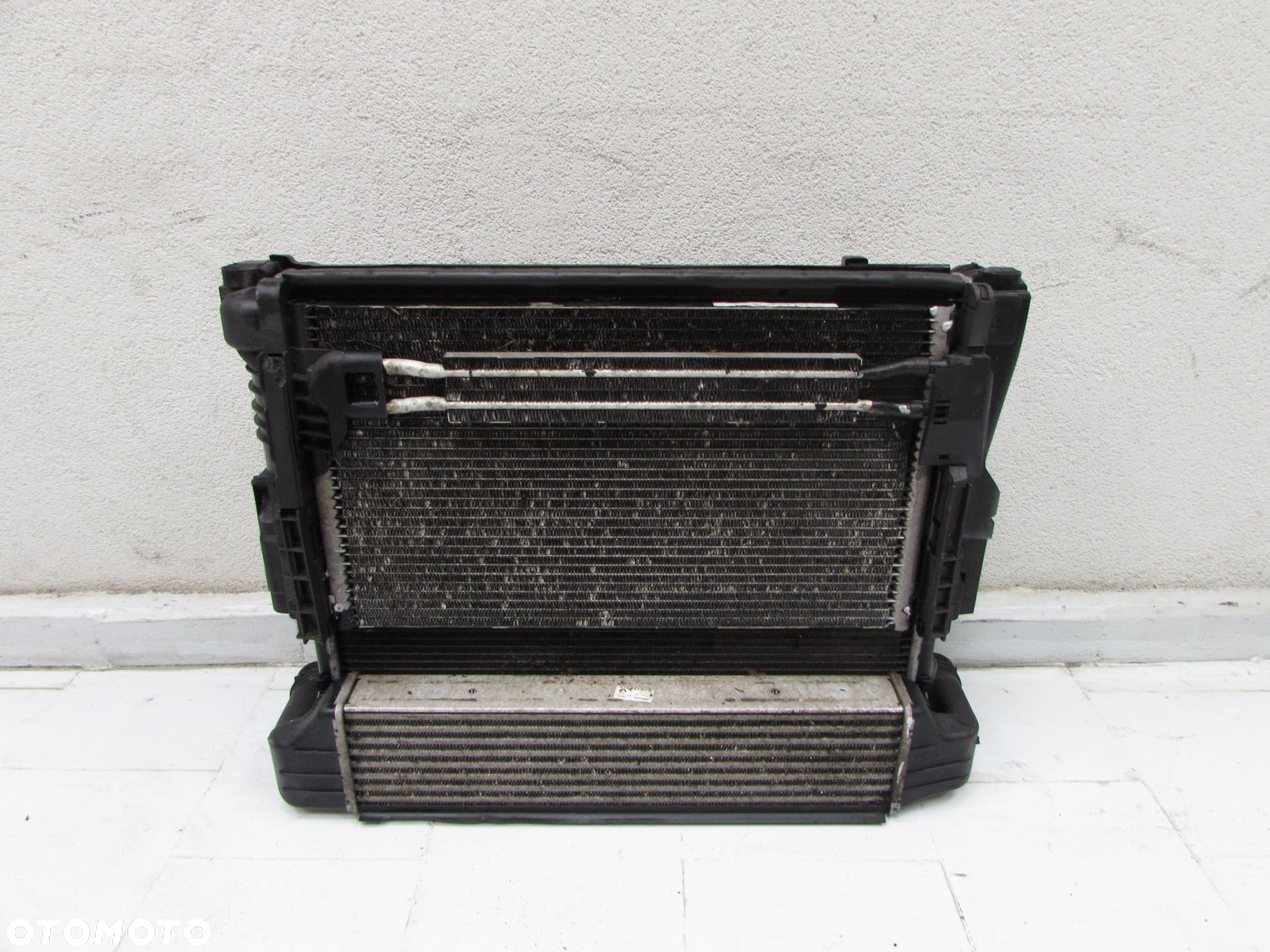 BMW X3 E83 2.0 D 06-10 CHLODNICE WENTYLATOR OBUDOWA 6732-6925702 7788136 - 2