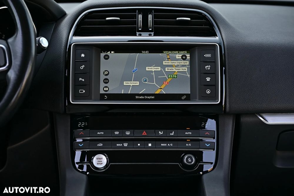 Jaguar F-Pace 20d AWD R-Sport - 31