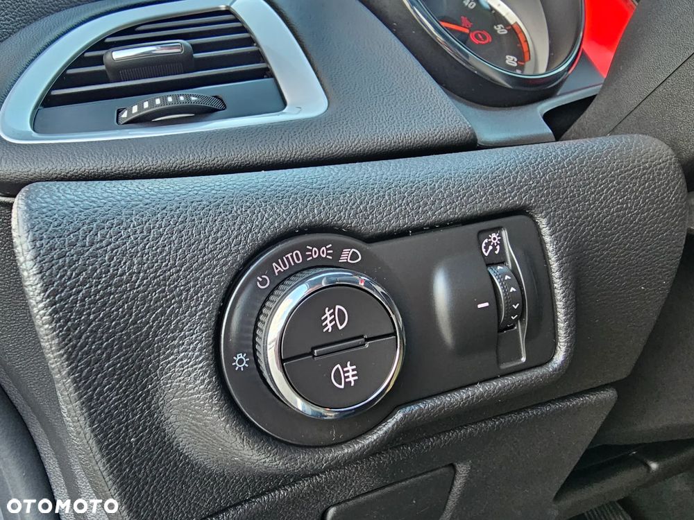 Opel Astra 1.6 CDTI Cosmo - 24