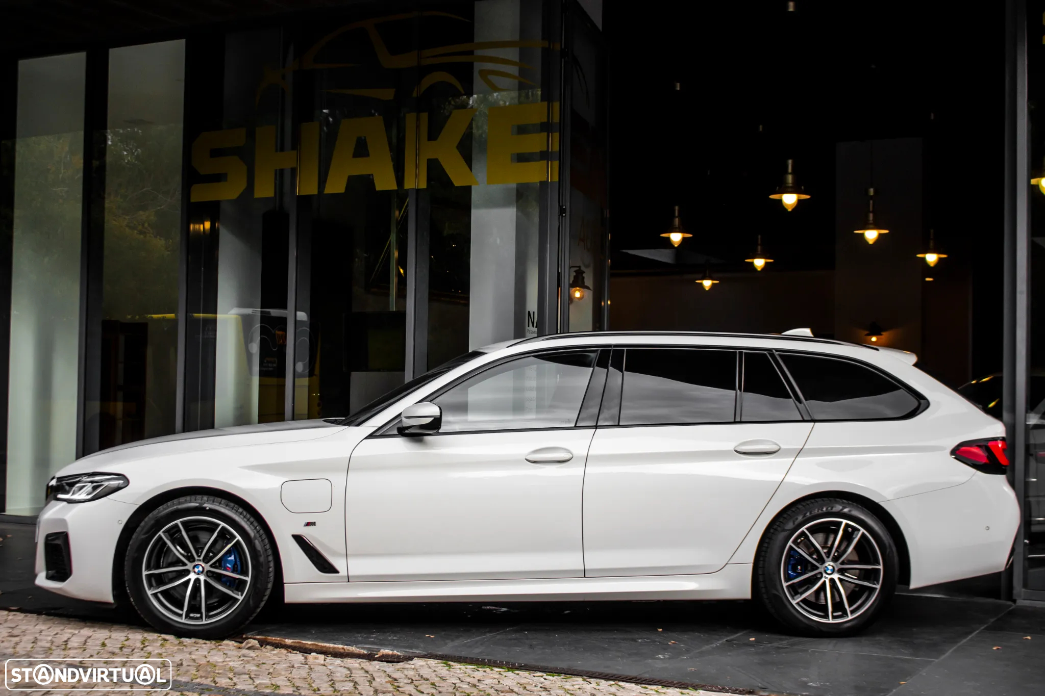 BMW 530 e Pack Desportivo M - 2