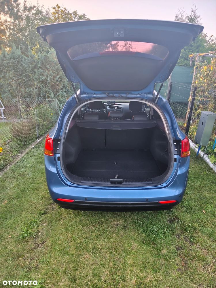 Kia Ceed 1.4 L - 5