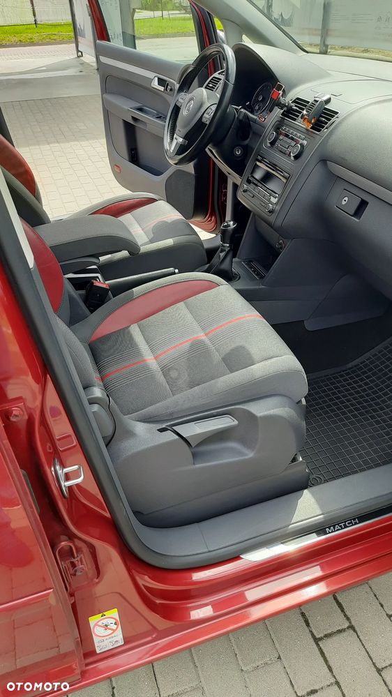 Volkswagen Touran 1.4 TSI MATCH - 11