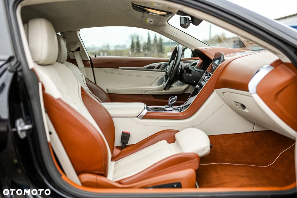 BMW Seria 8 - 30