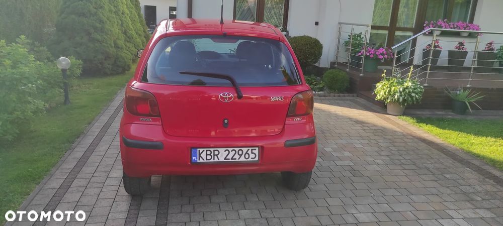 Toyota Yaris 1.0 Base - 5