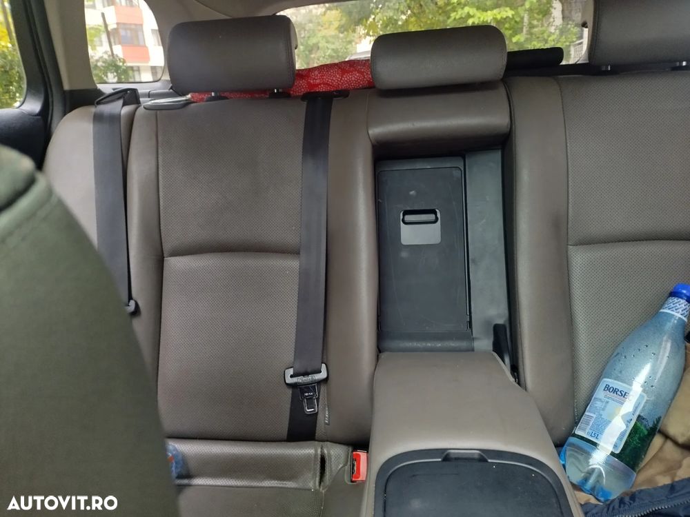 Toyota Avensis 2.0 D-4D Executive - 6