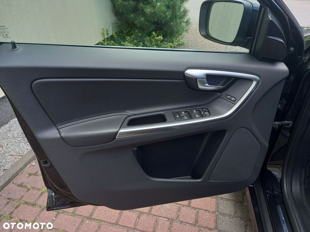 Volvo XC 60 D4 Geartronic Summum - 30